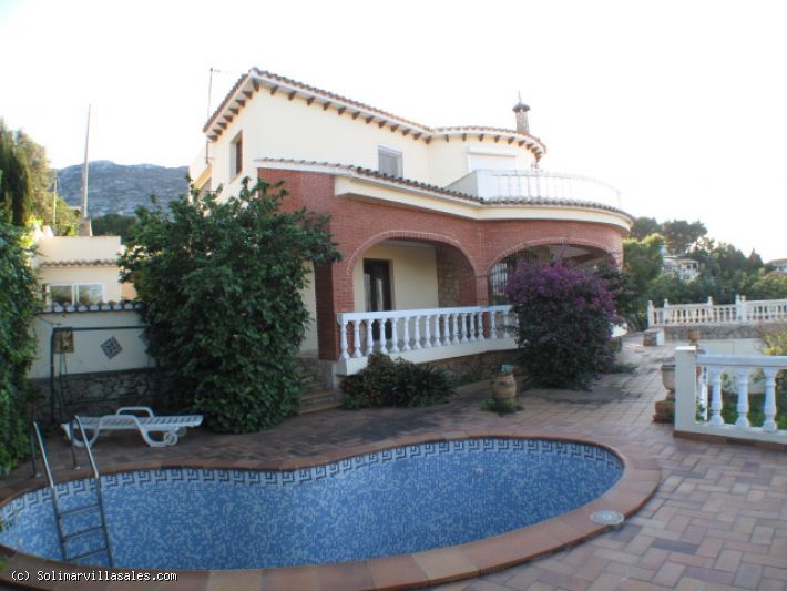 Villa with sea views for sale in Denia