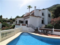 Villa with sea views for sale in Denia.